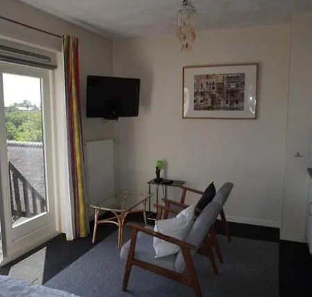 Flore, Studio's * Bergen aan Zee