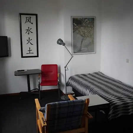 Flore, Studio's * Bergen aan Zee