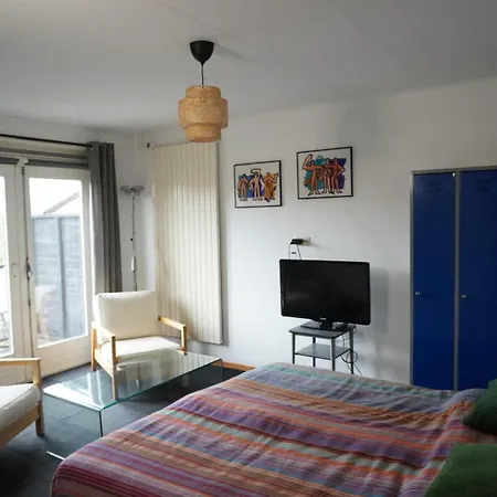 Apartment Flore, Studio's *